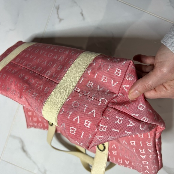 Bvlgari mania red logo tote - Picture 2 of 14